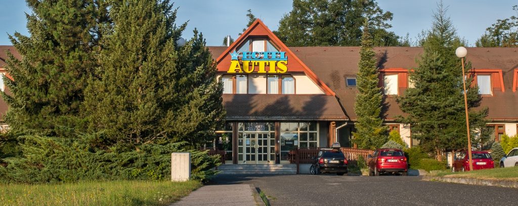 Pohlad na hotel Autis z prednej casti